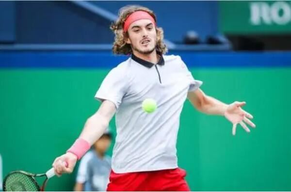 他不仅在比 他不仅在比