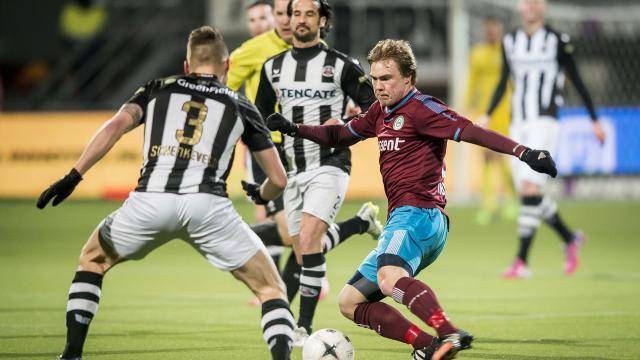 但仍牢牢咬 但仍牢牢咬